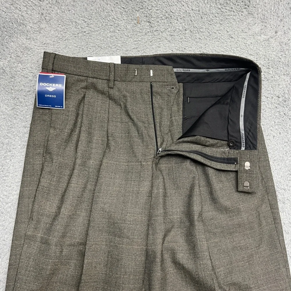Dockers Dress Pants Mens 36x30 Brown New Pleated Front Cuffed Hem 406032423